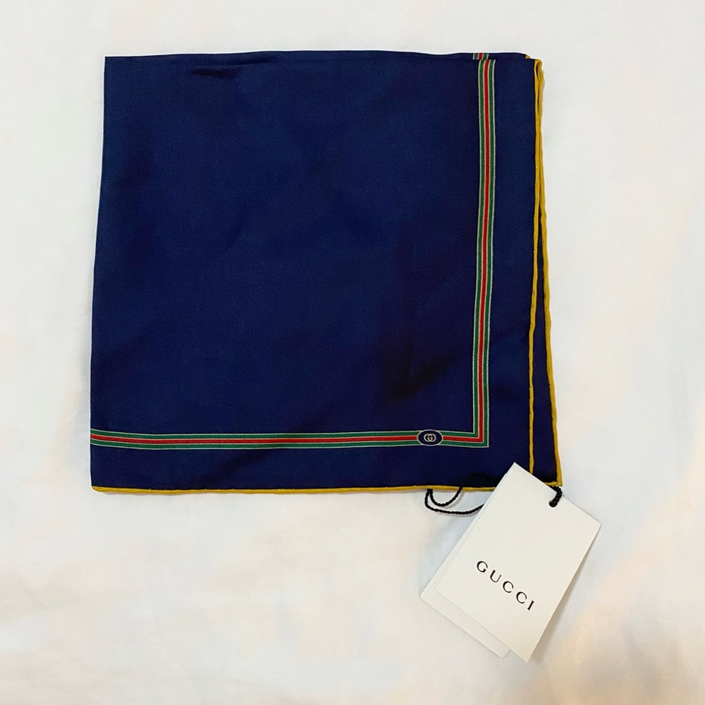 Gucci Scarf 100% Silk - Picture 4 of 10